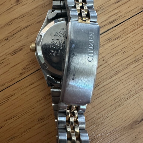 Vintage Citizen Watch with  2-Toned band and day/date main image 6